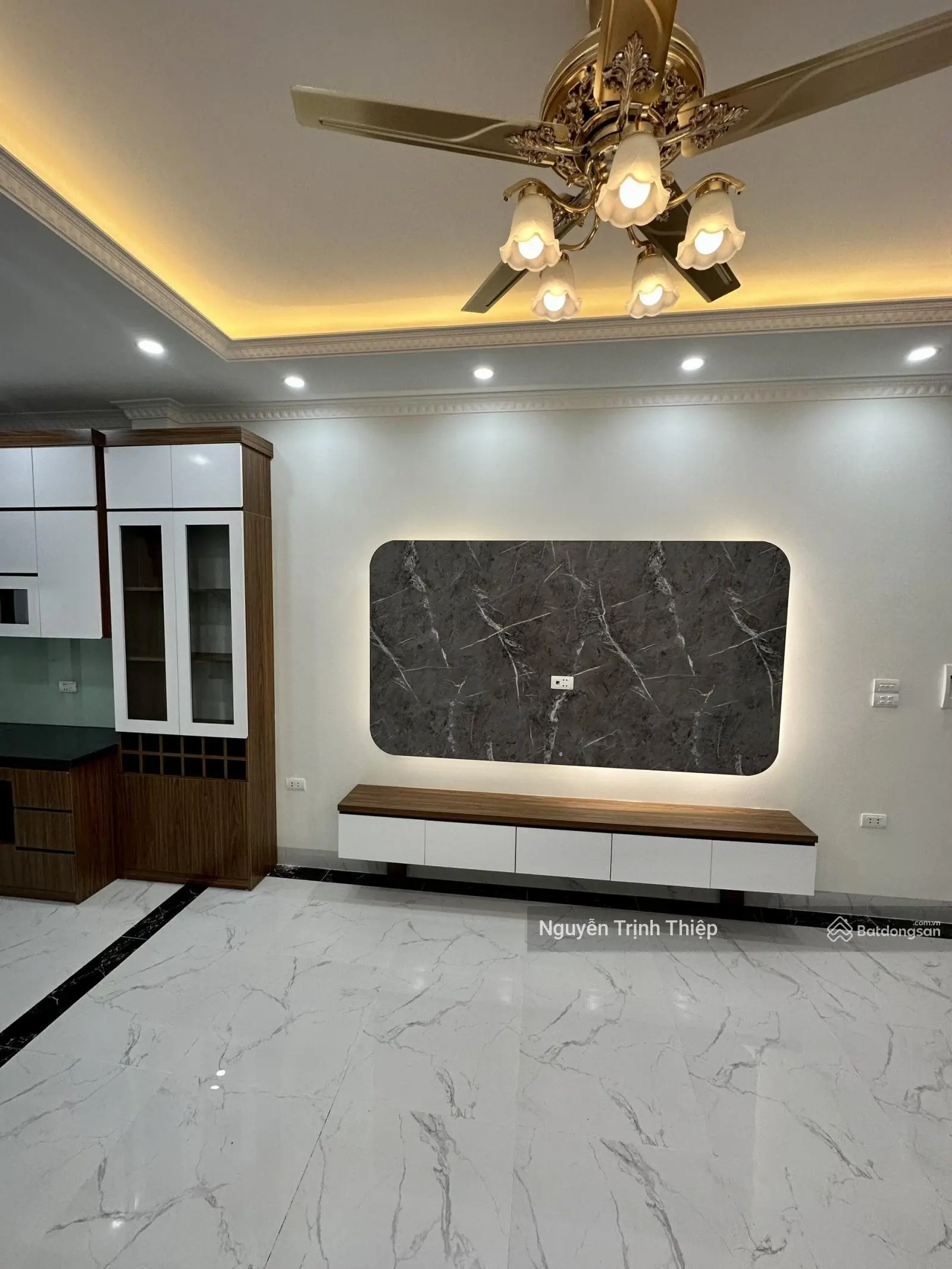 Bán gấp nhà full nội thất Cổ Nhuế Bắc Từ Liêm. DT 35m2 x 5 tầng. Giá 5.15 tỷ