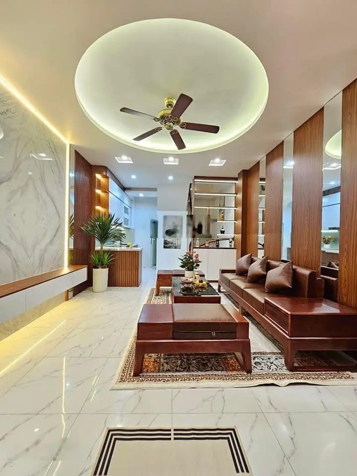 Siêu phẩm phố Đội Cấn - diện tích 35m2x6T - lô góc nội thất xịn - 50m ra oto - giá 6,85 tỷ