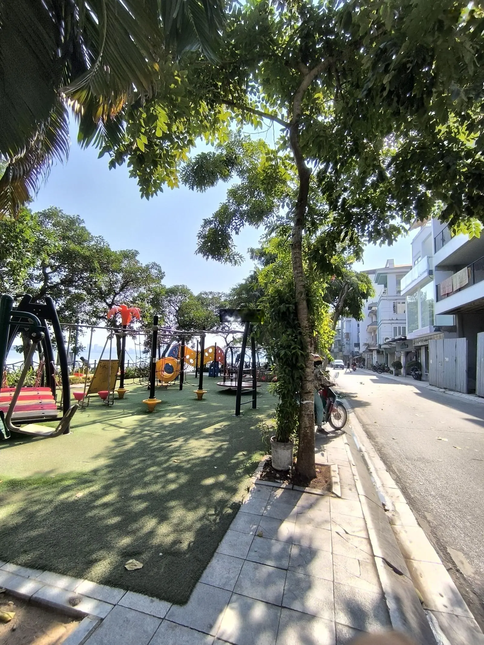 Bán nhà mặt phố Nhật Chiêu 75m2 - 52 tỷ, nhà 2 ngõ ô tô, phù hợp kinh doanh khách sạn