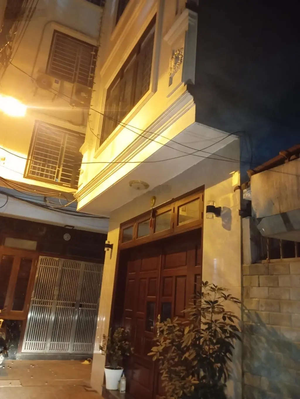 Nhà đẹp long lanh đàm quang trung long biên 5 tầng, ô tô đỗ cửa, về ở luôn.