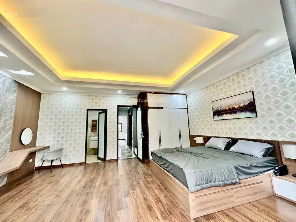 Bán nhà Biệt thự 5 tầng mặt phố phúc lợi 90m , mt 6m , phân lô vỉa hè rộng 5m , kinh doanh .