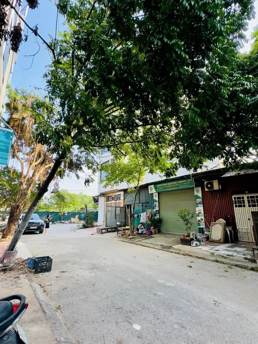 Bán liền kề - đất dịch vụ Dương Nội - sổ vuông đẹp không tì vết - đường ô tô tránh