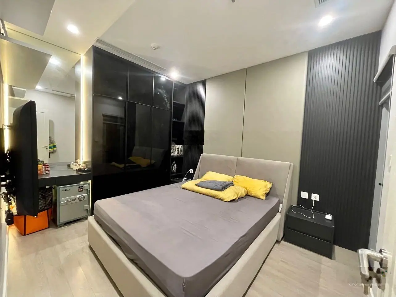 Chính chủ bán gấp căn 158,3m2 CC Hei Tower, 3N2W tầng cao hướng mát. Giá bán hơn 7 tỷ