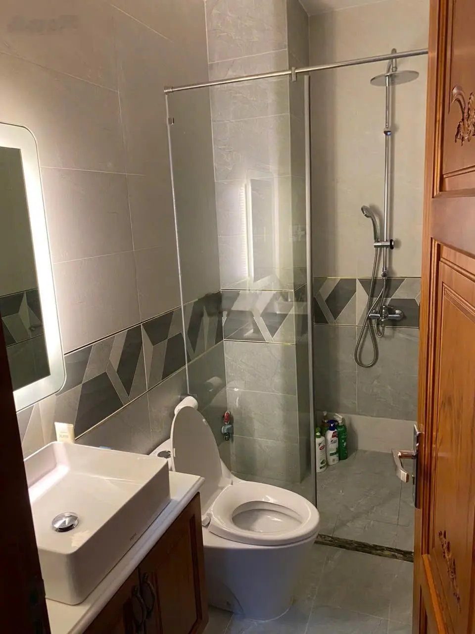 Bán CHDV đường Ngô Đức Kế, 1T 3L, thu nhập 18tr/tháng, DTCN 42m2, vuông vức, giá 6,79 tỷ TL