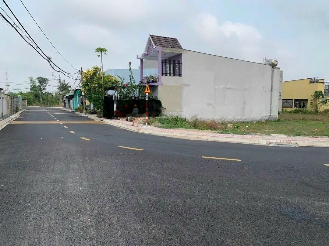 Hàng thơm giá rẻ lô đất MT đường ở thị trấn Củ Chi, 100m2 full TC giá 650tr