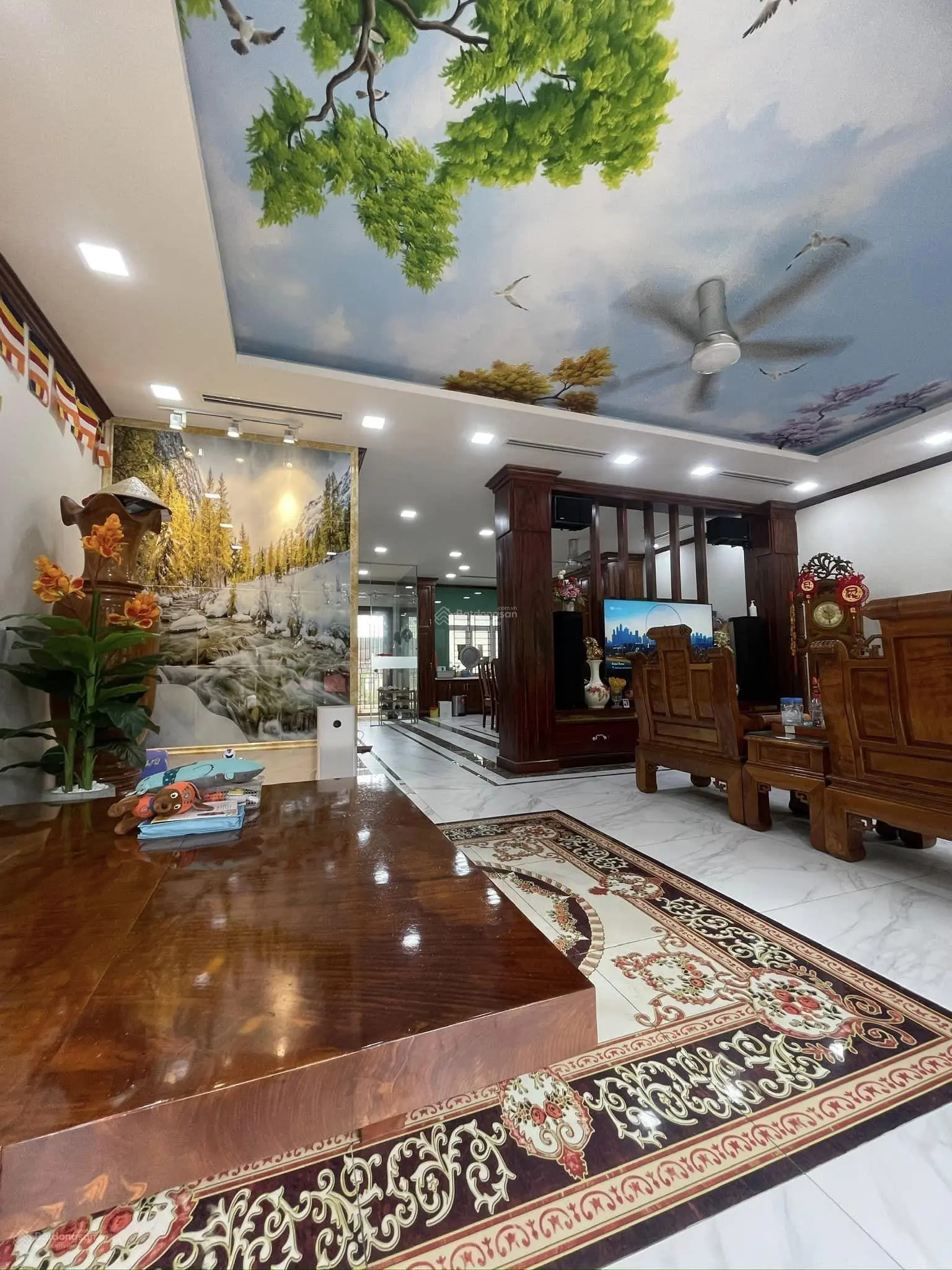 Hiếm 2 thoáng, phố trần quốc hoàn, mặt ngõ thông trải nhựa, oto tránh, kinh doanh 40m mt 4m 11.8 tỷ