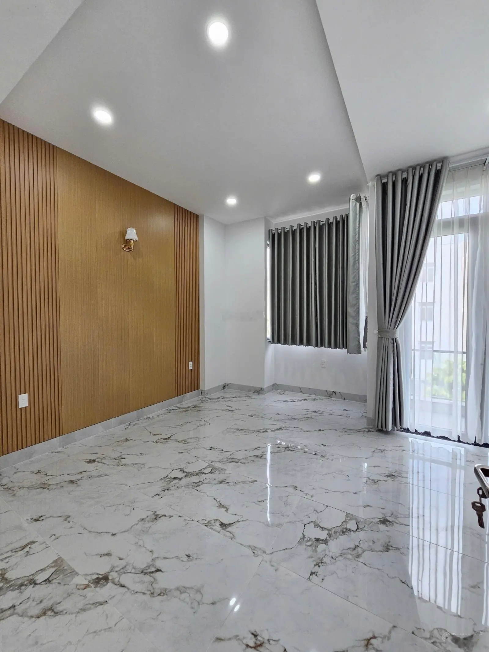 Nhà hoàn công: 6tỷ200, nhà 1 trệt 3 lầu full nội thất KDC đẹp cạnh Làng Đại Học Quốc Gia TP. HCM