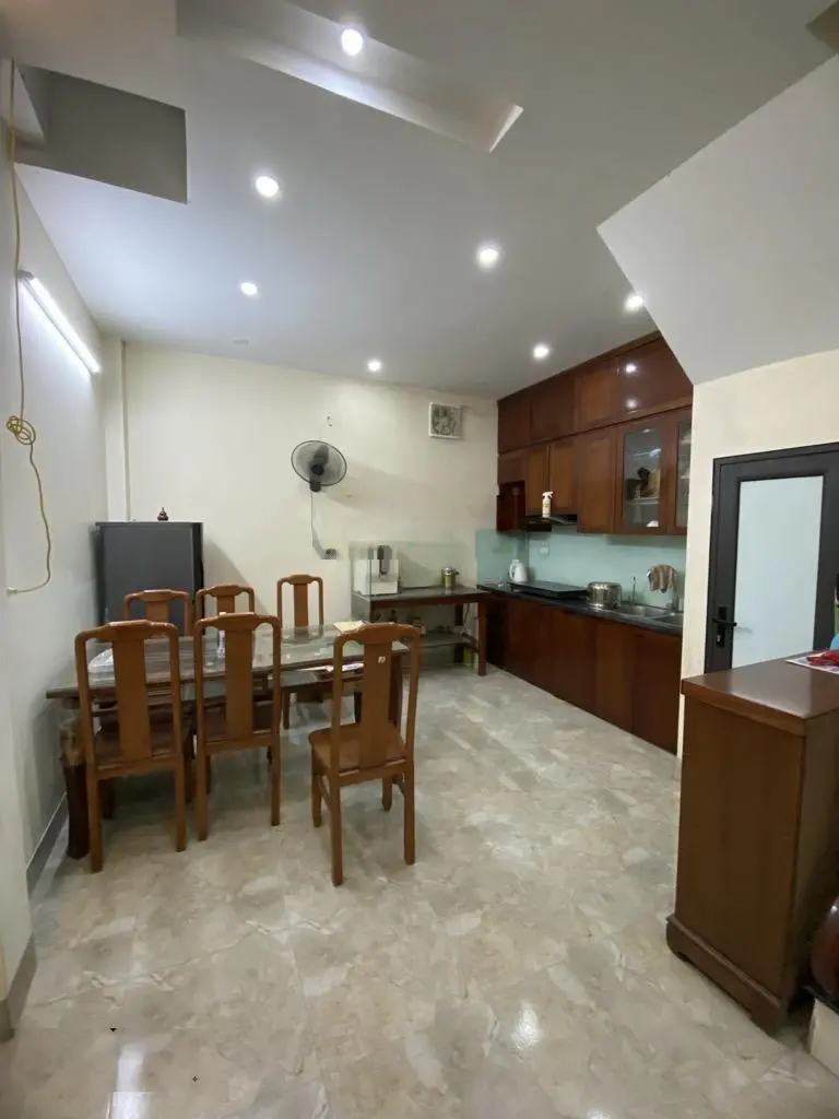 Bán nhà kẻ tạnh 31m 4 tầng chỉ 20m ra đường ô tô ngõ chợ, khu vực sầm uất
