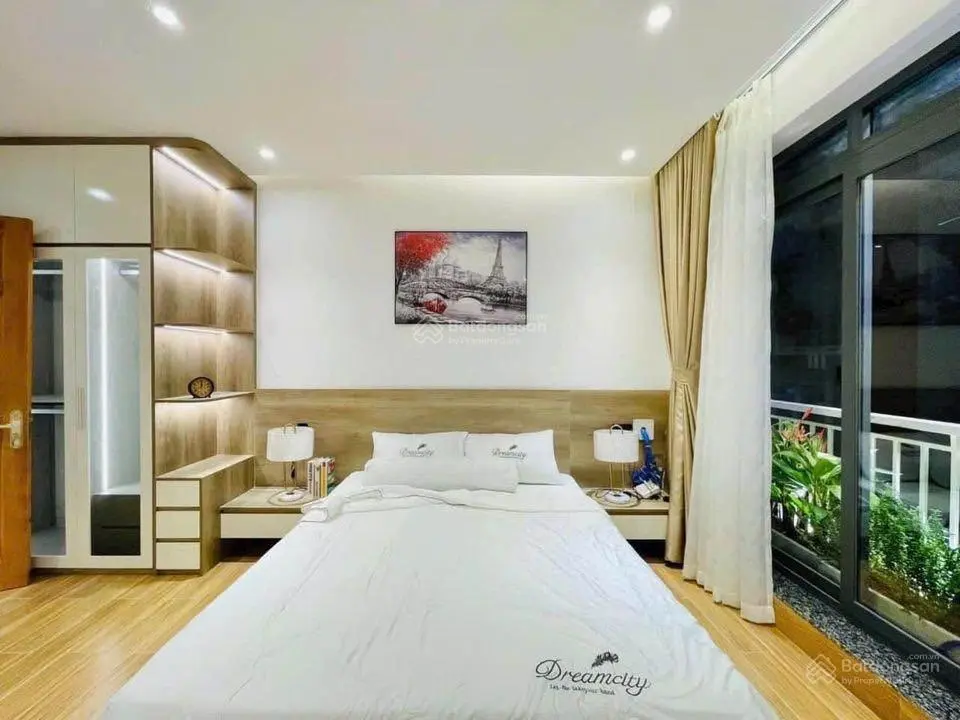 Chủ ngộp ngân hàng bán lỗ gấp nhà 800 triệu. 1 trệt3 lầu.DT 100m2 ở đường Phú Lợi , Thủ Dầu Một,BD.