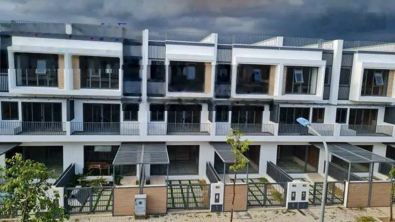 Bán nhiều nhà phố và biệt thự giá tốt nhất từng khu, khu Đông Tăng Long. LH 0937 685 *** Mr. Thuận