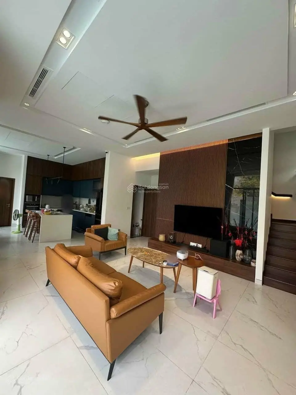 Xuất cảnh bán gấp biệt thự MT khu Tên Lửa, 270m2, có hồ bơi, NT 5 sao, 25.8 tỷ. 0914 994 *** Hậu