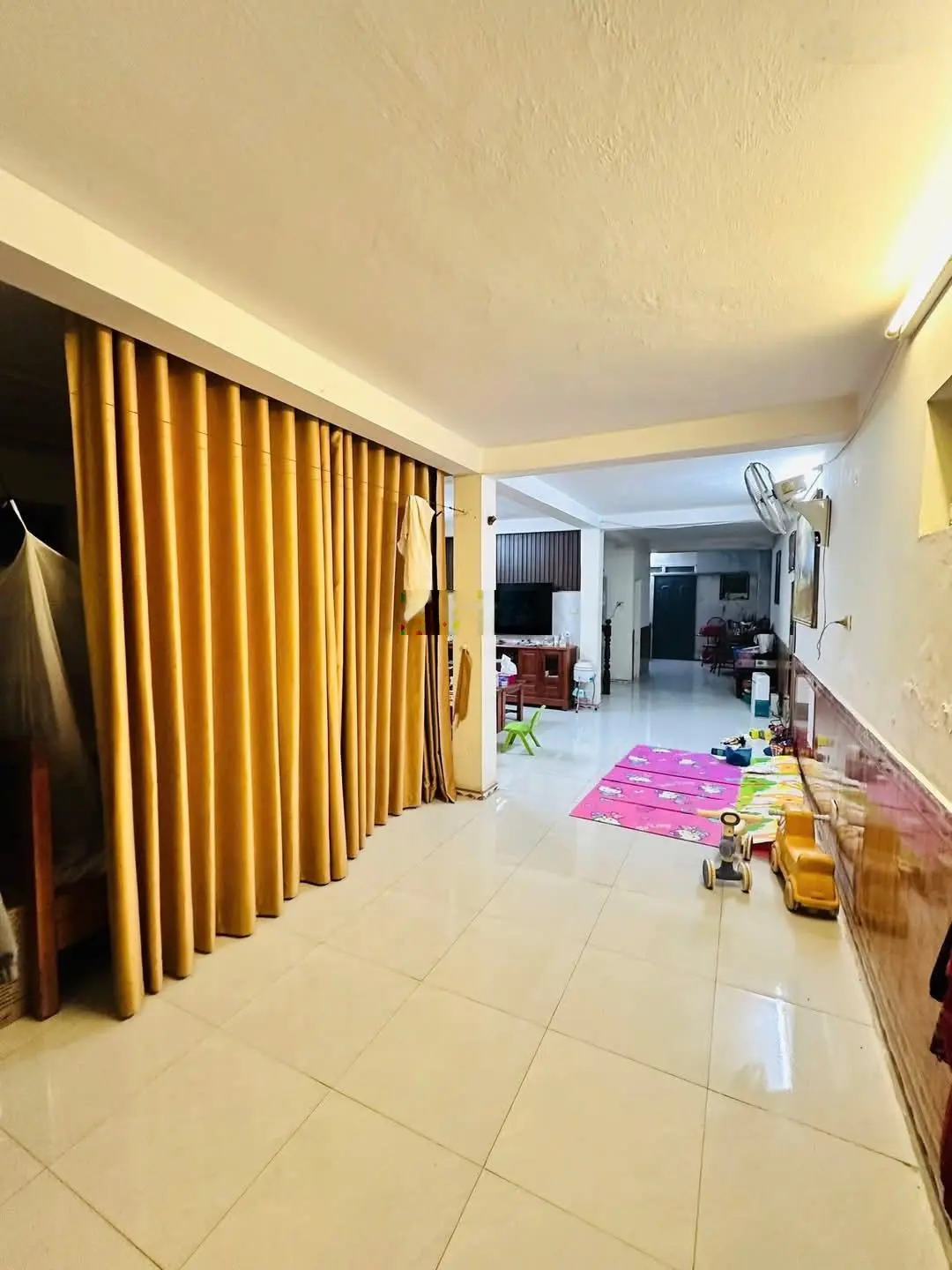 Bán nhà mặt phố đức thắng. 100 m2, 3 tầng, vỉa hè, xe buýt tránh. kinh doanh, giá nhỉnh 18 tỷ