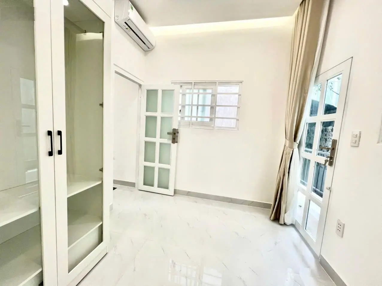 Bán NR 2PN, 1WC, 19,5m2, giá 2,95 tỷ tại Cô Giang, Q1, HCM hàng hot hoa hồng 1%