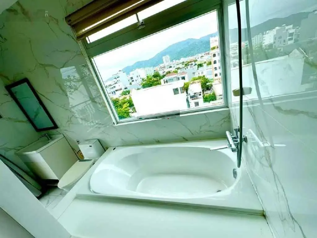 Bán tòa căn hộ biển Đà Nẵng - 7 tầng 1 tum