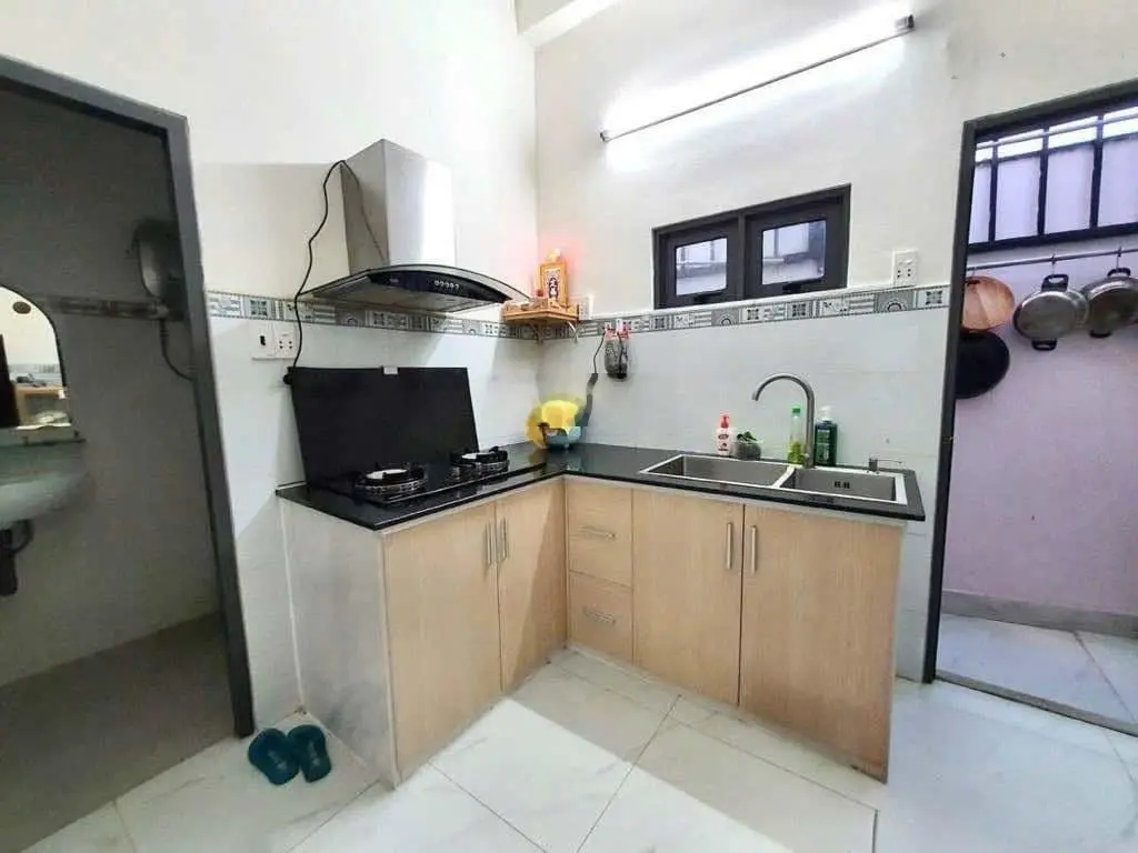 Hàng hót ngay gần bệnh viện lê văn thịnh quận 2 50m2 giá nhỉnh 4tỷ cách hẻm xe hơi 20m