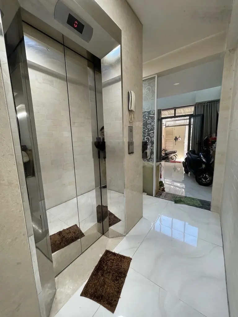 Hàng hiếm nhà đẹp cách 3 bước ra mặt tiền Hậu Giang - 4x15m - 5 tầng thang máy - nội thất xịn sò