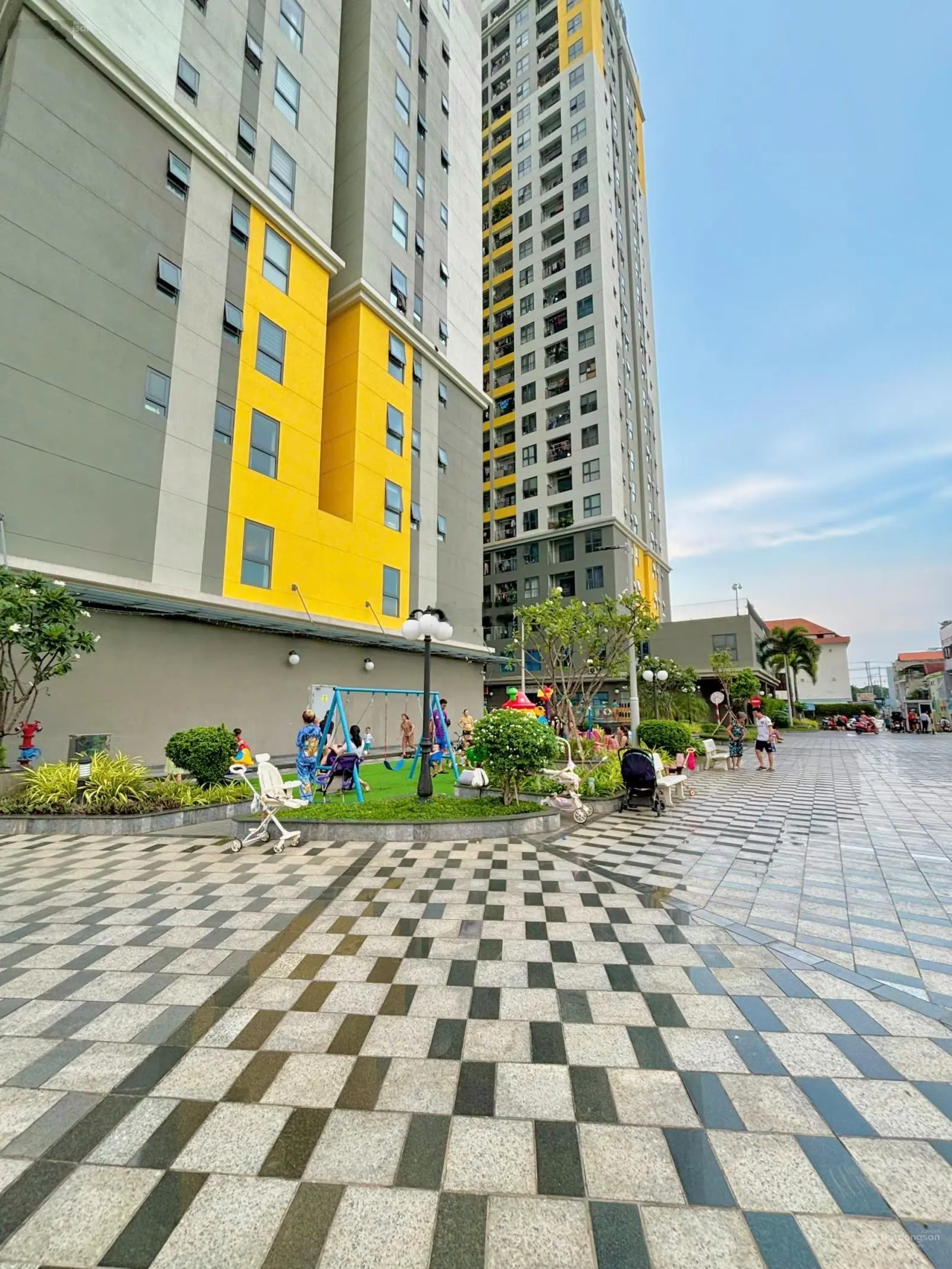 Chủ ngộp bank 800tr bán gấp - Bcons Green View 2pn - 2wc 51m chỉ 1 tỷ 600tr.