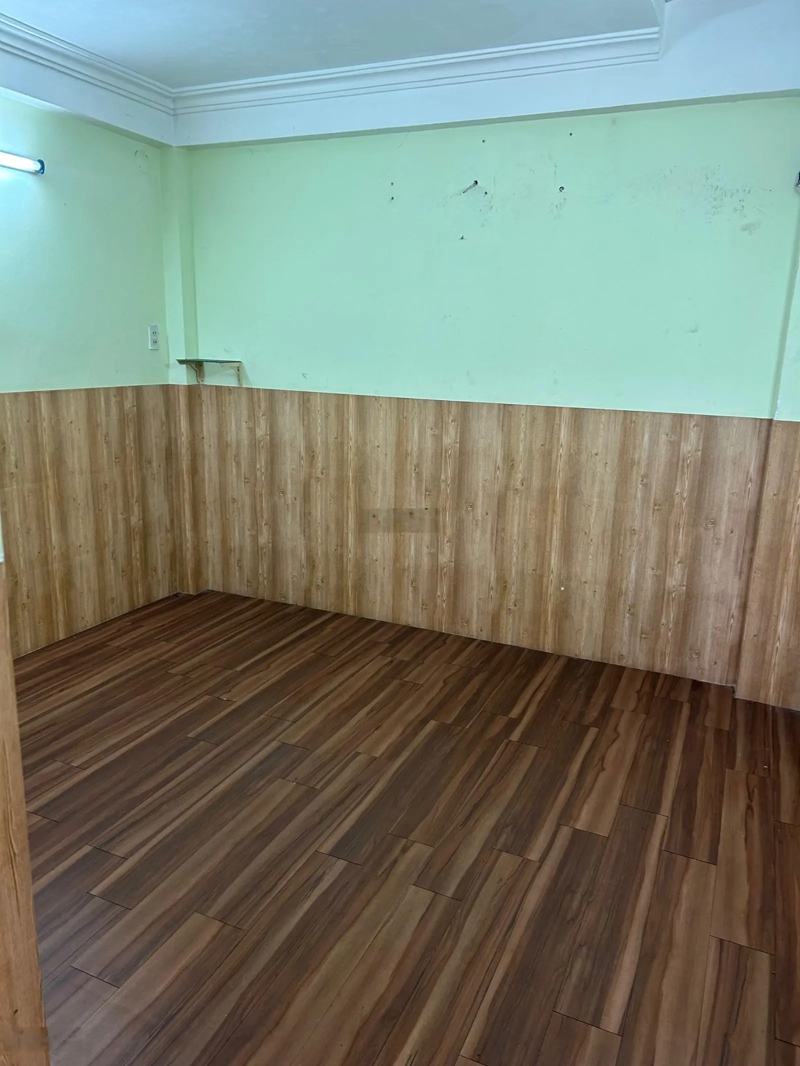 Bán nhà mặt tiền Lê Thánh Tôn gần Vincom