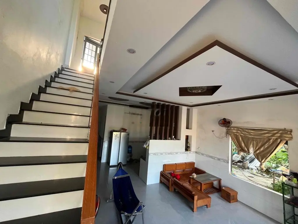 Nhà 2 mê, căn góc 2 mặt tiền đường, 260m2 ngang đất 13m sẵn sổ