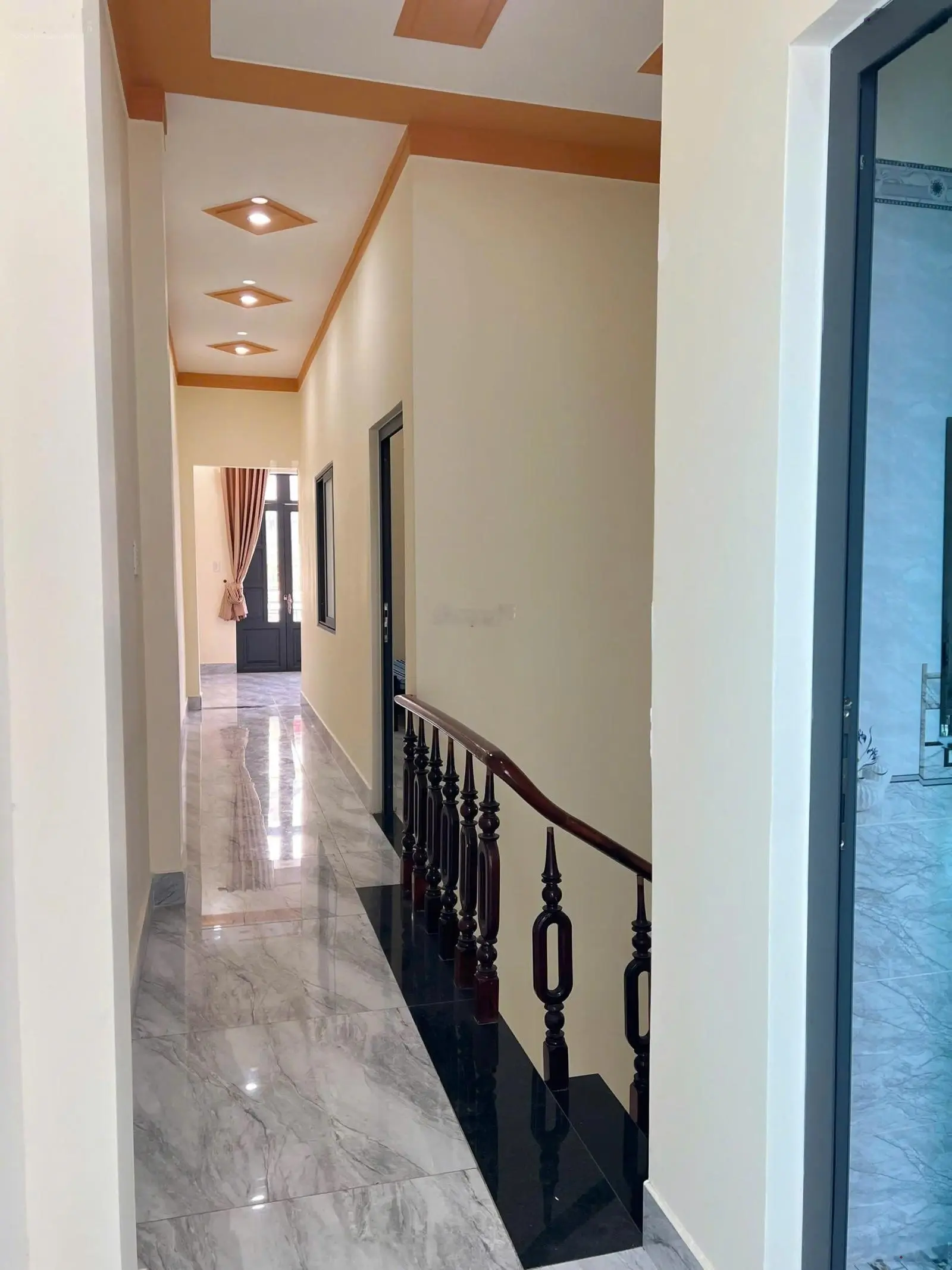 Bán gấp nhà mới xây siêu đẹp giá 4,5 tỷ gần ngã 4 chiêu liêu