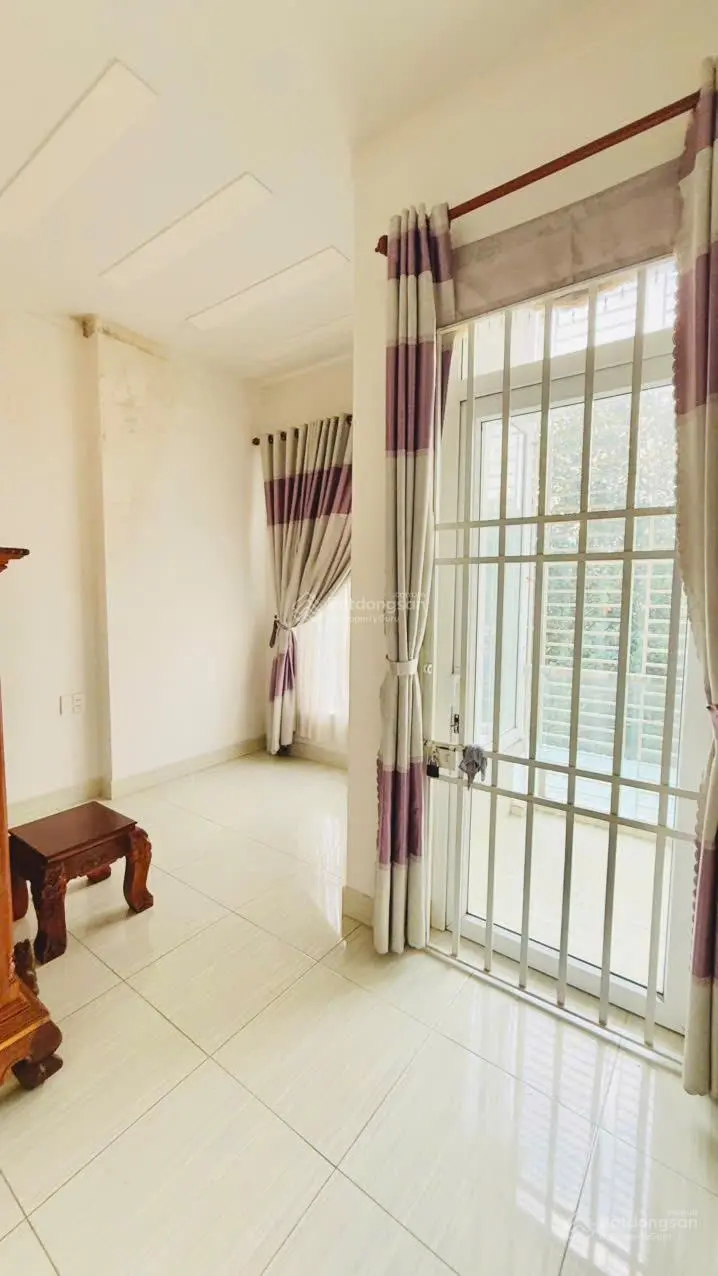 Chỉ cần trả trước 1,2 tỷ mua nhà 2 lầu ngay sau chợ dĩ an