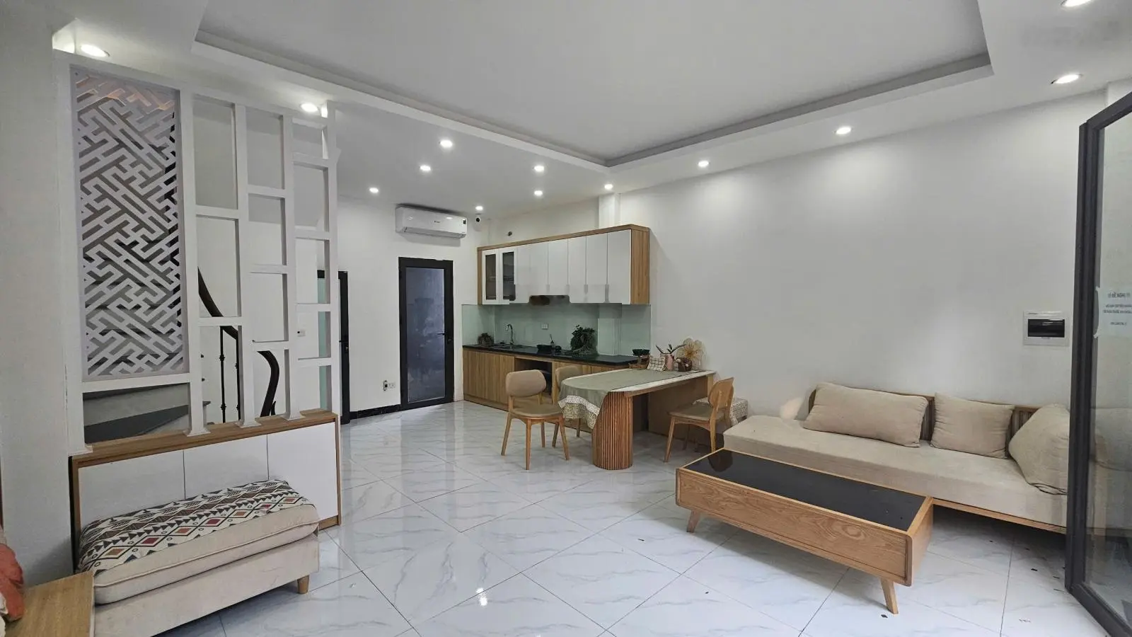 Nhà đẹp long lanh tại Cao Viên, Thanh Oai, ô tô đỗ tận cửa. Đã hoàn thiện full nội thất cần tìm chủ