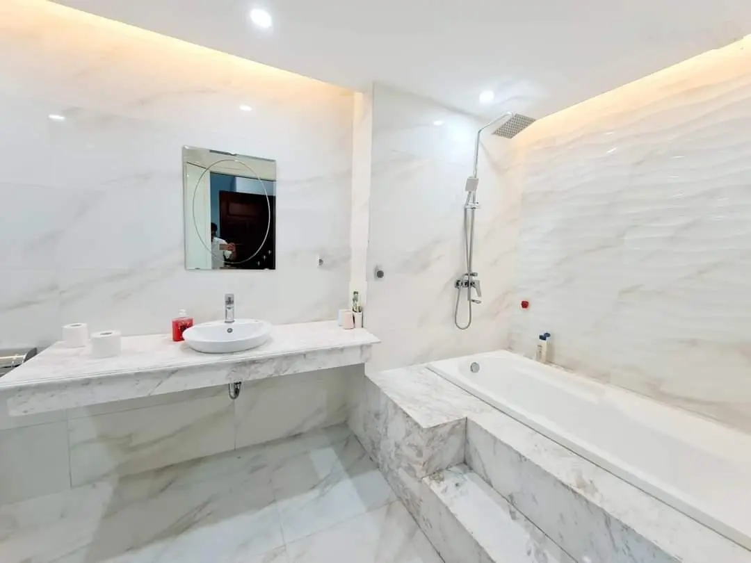 Cần bán lô liền kề 120m2, mặt tiền 6m, 4 tầng đẹp, khu nhà vườn, ĐT Việt Hưng, Long Biên, HN