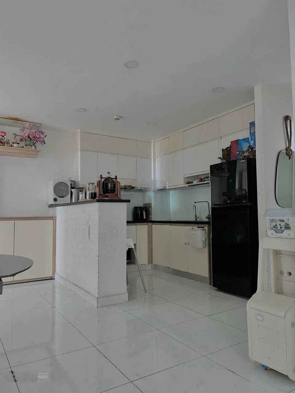 Chính chủ cần bán chung cư Xi Grand, DT 90m2, 3PN, giá 5.5 tỉ. Lh mình 0931 177 *** Yến