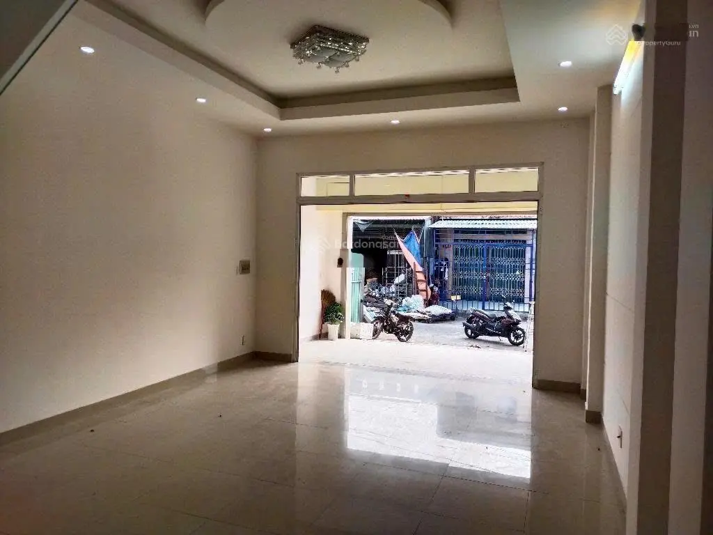 Vip ngay kdc tên lửa 2 - mặt tiền đường 12m - nhà mới 3 tầng - 5 x 20m - 100m2 - giá chỉ 6.85 tỷ.