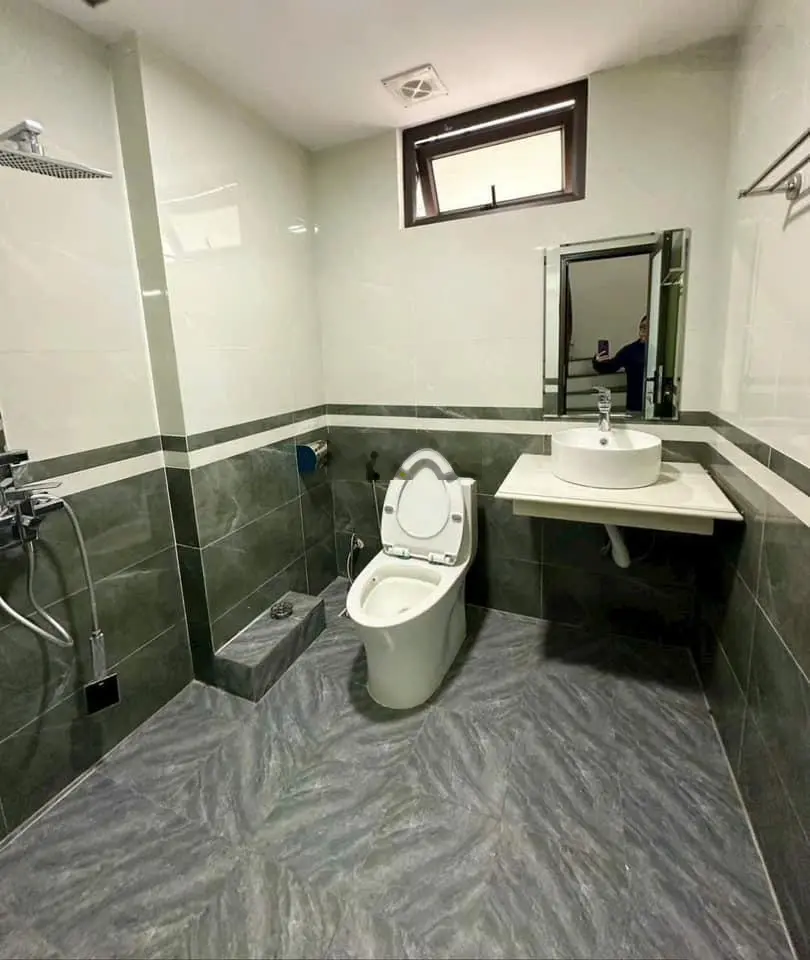 Nhỉnh 7 tỷ đồng có ngay nhà Lê Văn Lương 38m2*4T, ngõ thông, 10m ra ô tô, ban công, nội thất 5sao