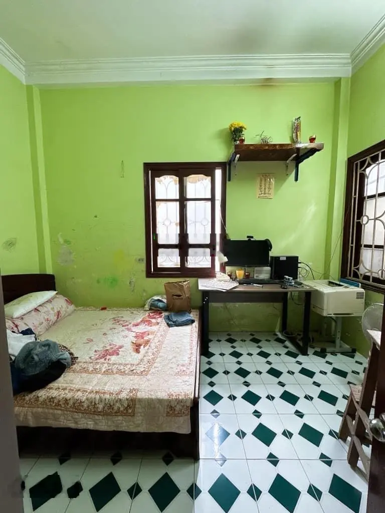 Cần Bán Nhà Cũ Xuân La - Lô Góc - Tải con vi vu - 71m2 x 3T - MT 5m - Ngõ thông muôn ngả