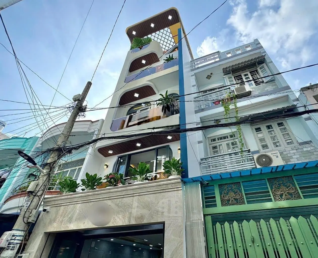 Bán gấp nhà siêu phẩm đường Hậu Giang, Q.6 - Giá 3 TỶ 780/ 72m2. Sổ hồng riêng - ôtô đậu trong nhà
