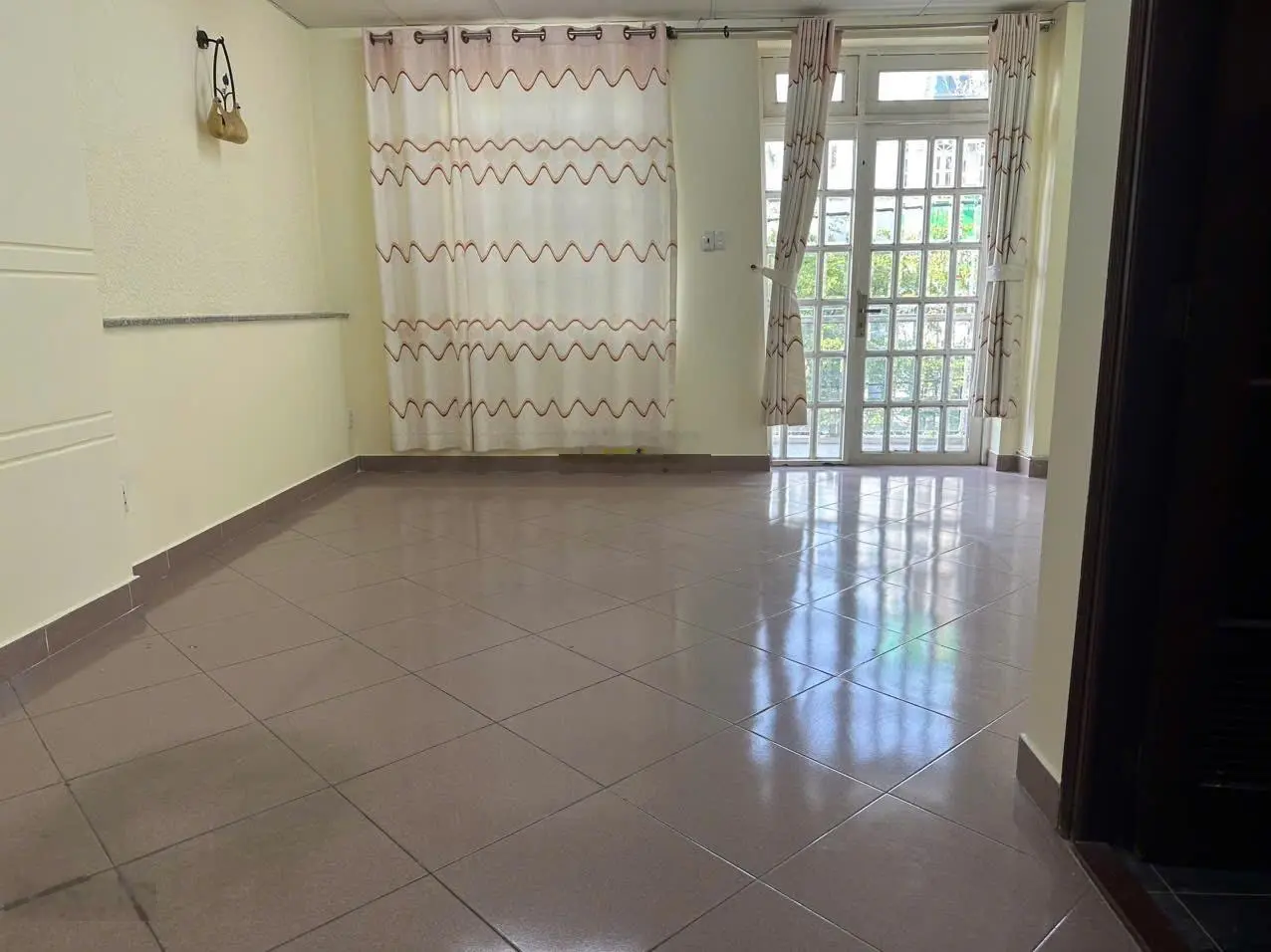 Chính chủ gửi bán căn nhà 3 lầu đường đôi 20m khu dự án mười mẫu p.b.tr. Đông Q2. Tp thủ Đức.