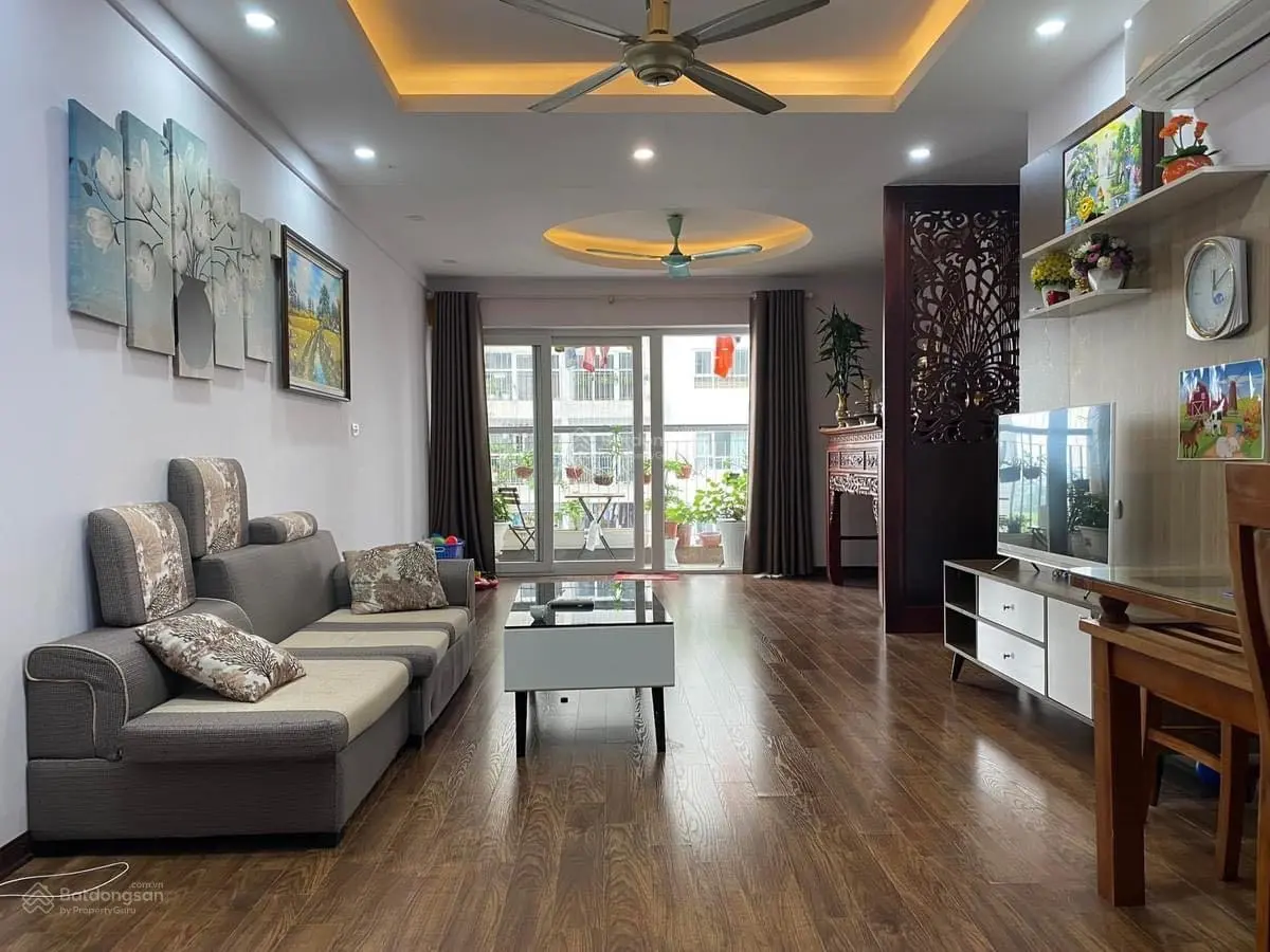 Bán nhà Hàng Giấy DT: 26/35 m2 x 3 tầng MT: 4m giá 5,1 tỷ