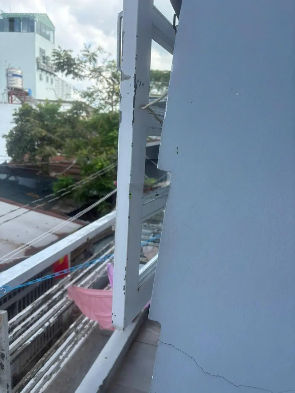Bán nhà 1 trệt 1 lầu, 2pn 2wc, hẻm ba gác, có sân đậu xe, sổ hồng riêng hoàn công đủ, P7Q8