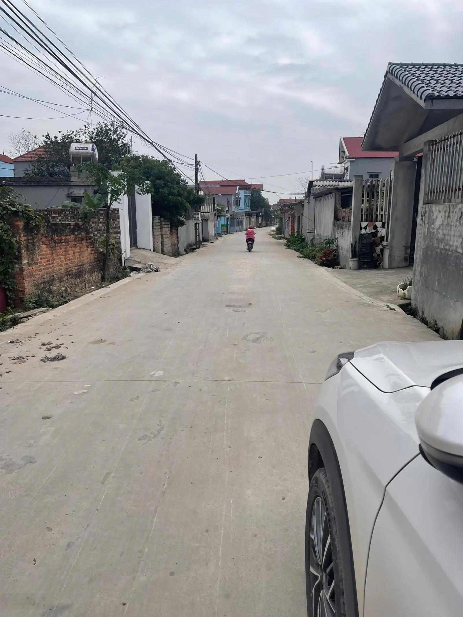 Bán gấp mảnh đất 2 mặt đường 200m2, rộng 6m 45 chỗ vào đất 9xx