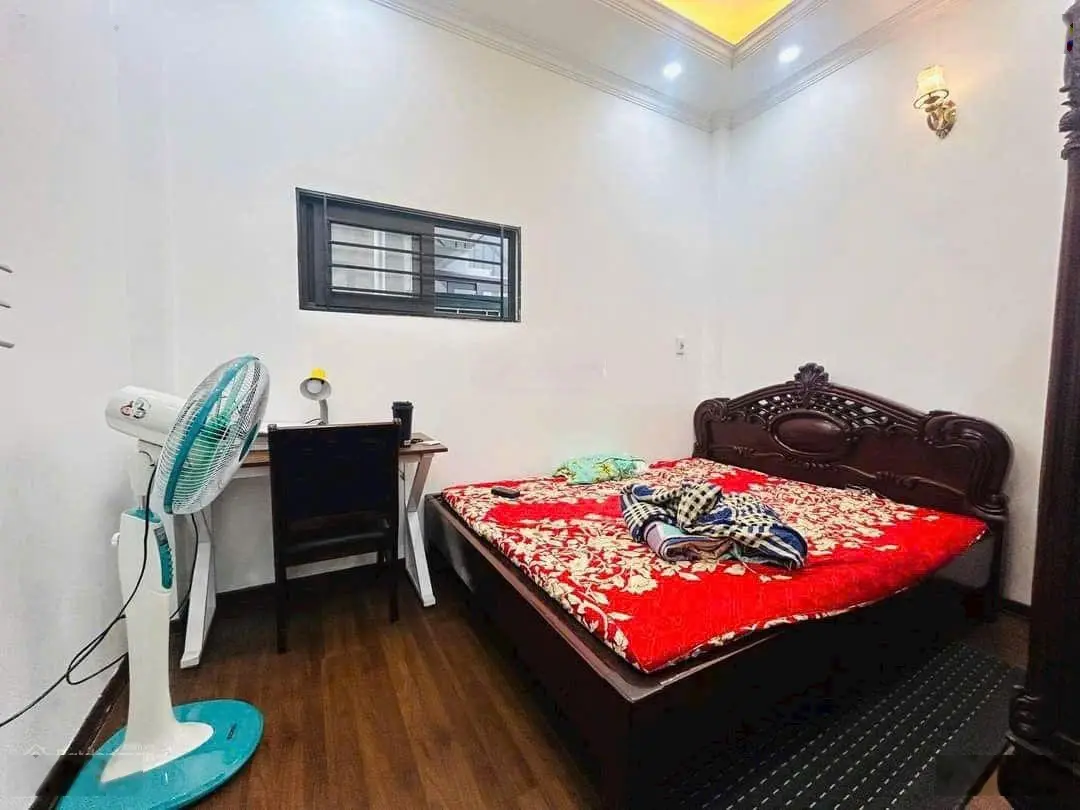 Bán nhà Phố Vọng. Diện tích: 48m2, 4 tầng, MT: 4m. Giá 9.4 tỷ Hai Bà Trưng. LH: 0985 731 ***