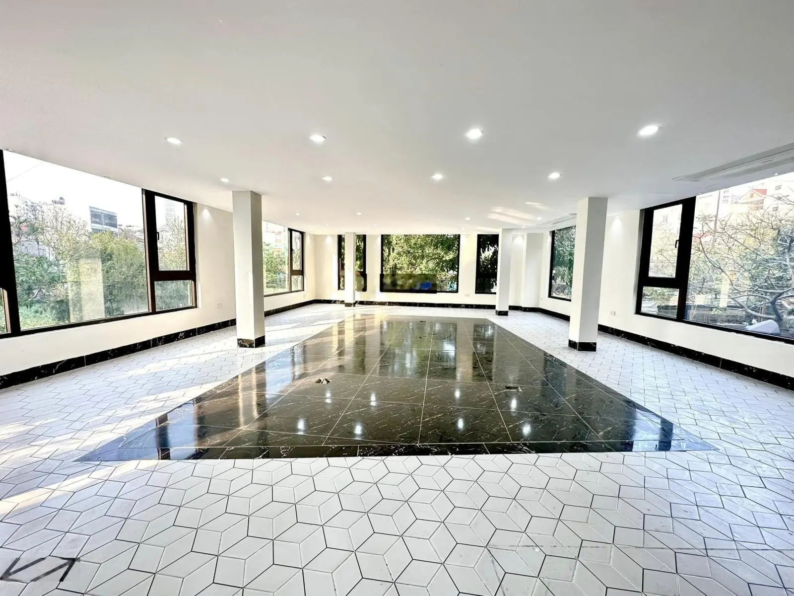Tòa nhà 5 tầng mặt phố, lô góc, LK02 Hạnh Hoa, Hà Đông. 55m2, 17.5 tỷ