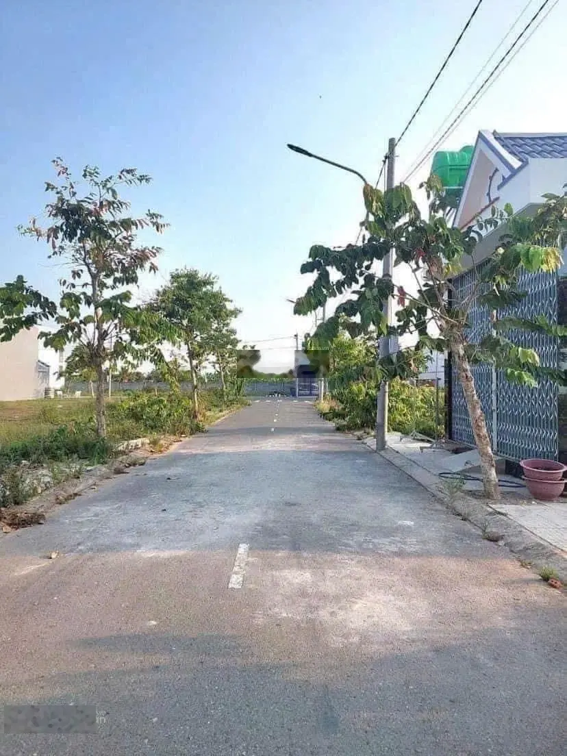 Do cần tiền gấp nên tôi cần bán nền 92m2, lô góc, sổ sẵn mặt tiền đường Huỳnh Châu Sổ, An Nhiên