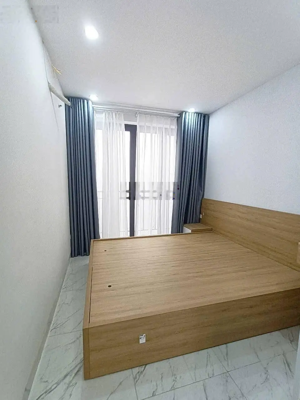 Chợ Khâm Thiên, Đống Đa. DT 28/30m2 x 4 tầng, MT 3m, giá 4,98 tỷ.