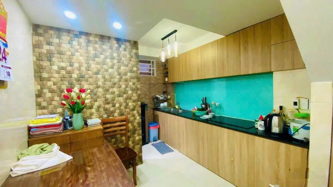 HÓT HÓT HÓT, chủ gửi bán căn nhà 3 tầng đường 52 Hiệp Bình Chánh, Thủ Đức, DT 51m2 giá 3.8 tỷ.