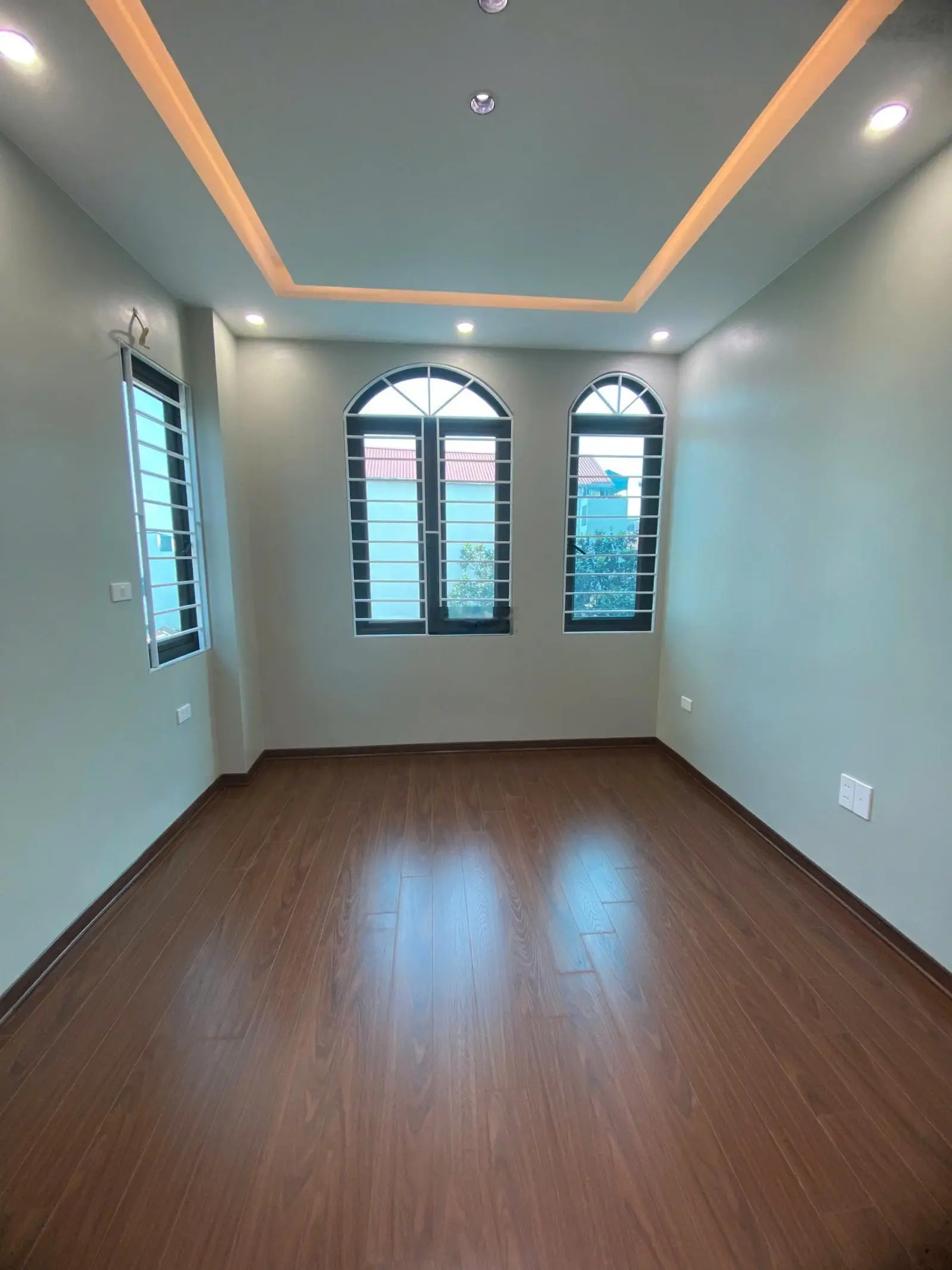 Bán nhà 4T*33m2 lô góc thiết kế cực đẹp. Nội thất sang trọng. Sát KĐT Đô Nghĩa, cách Yên Nghĩa 500m
