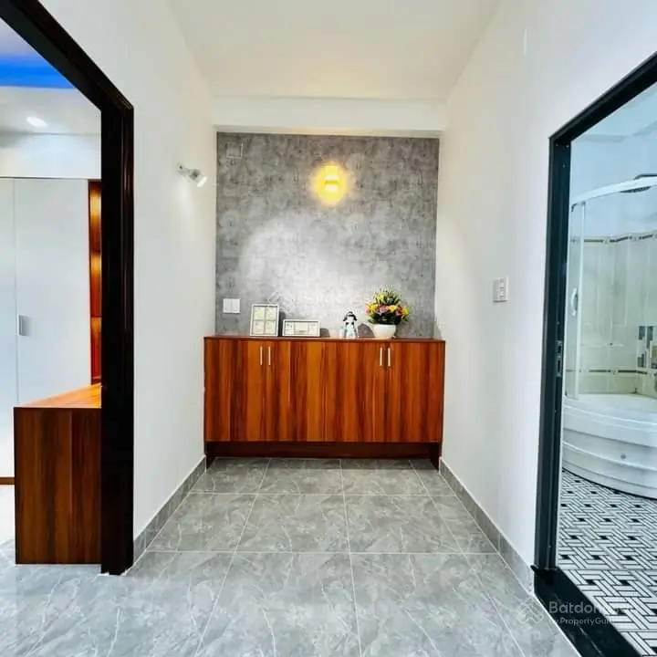 Đầu tư sinh lời ngay nhà Hoàng Văn Thụ, P 2, Tân Bình, DT 56m2, đang thuê 18 tr, giá 3 tỷ 890, SHR
