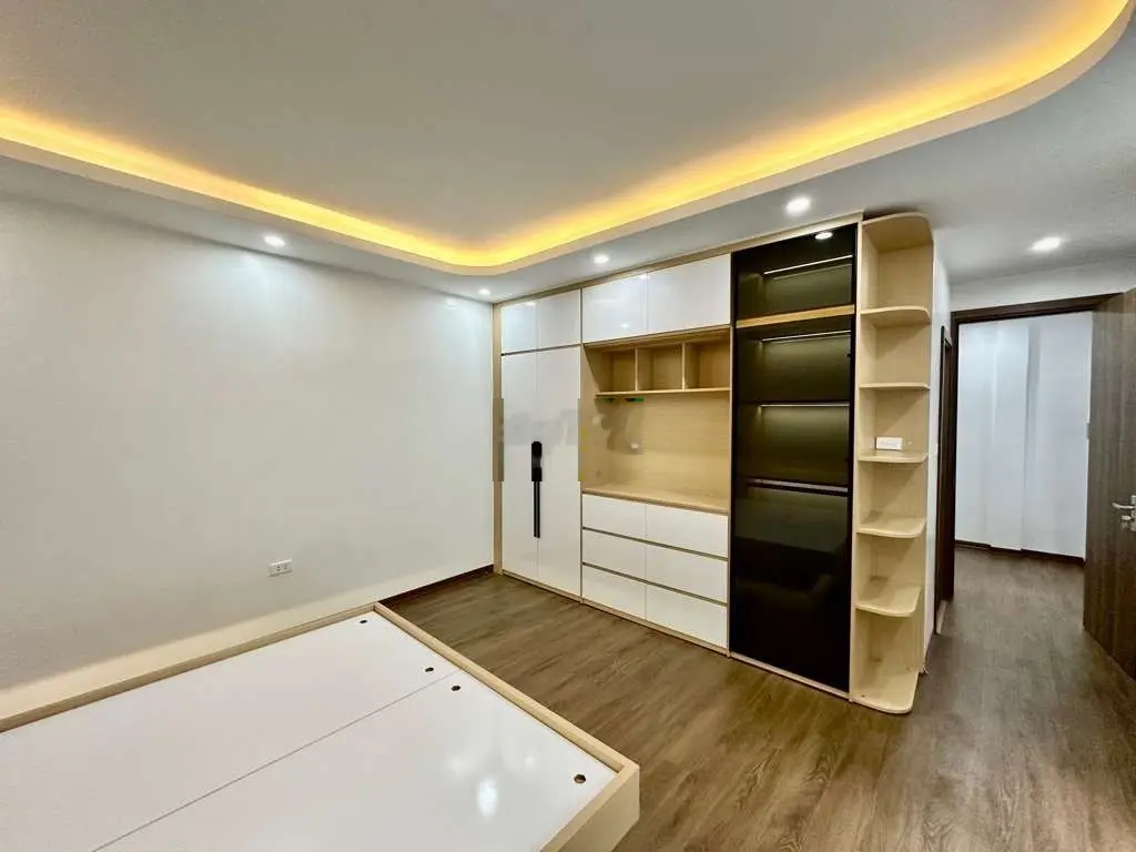 Bán nhà 38m2 Khương Đình, 6 tầng 3 ngủ rộng, ngõ nông, thoáng sáng