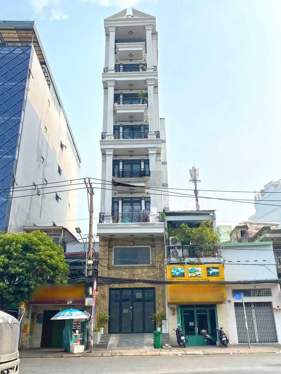 Bán tòa CHDV Huỳnh Tấn Phát Q. 7, thu nhập 200 triệu/tháng (Hầm + 8 Tầng)