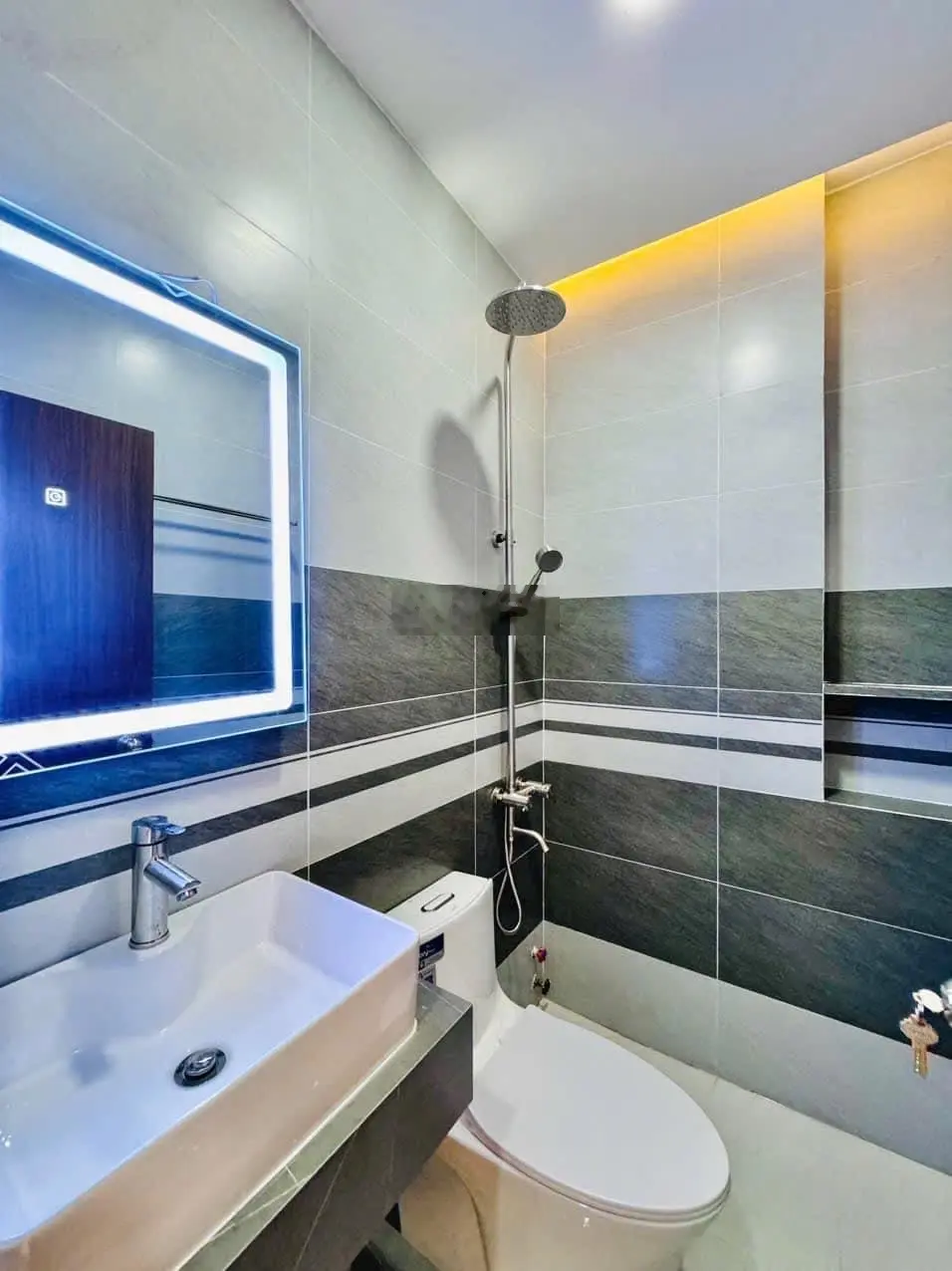 Hàng Hiếm Nguyễn Du P7 3tầng 4pn 5wc 3x14m cách MT chỉ 60m full Nội Thất