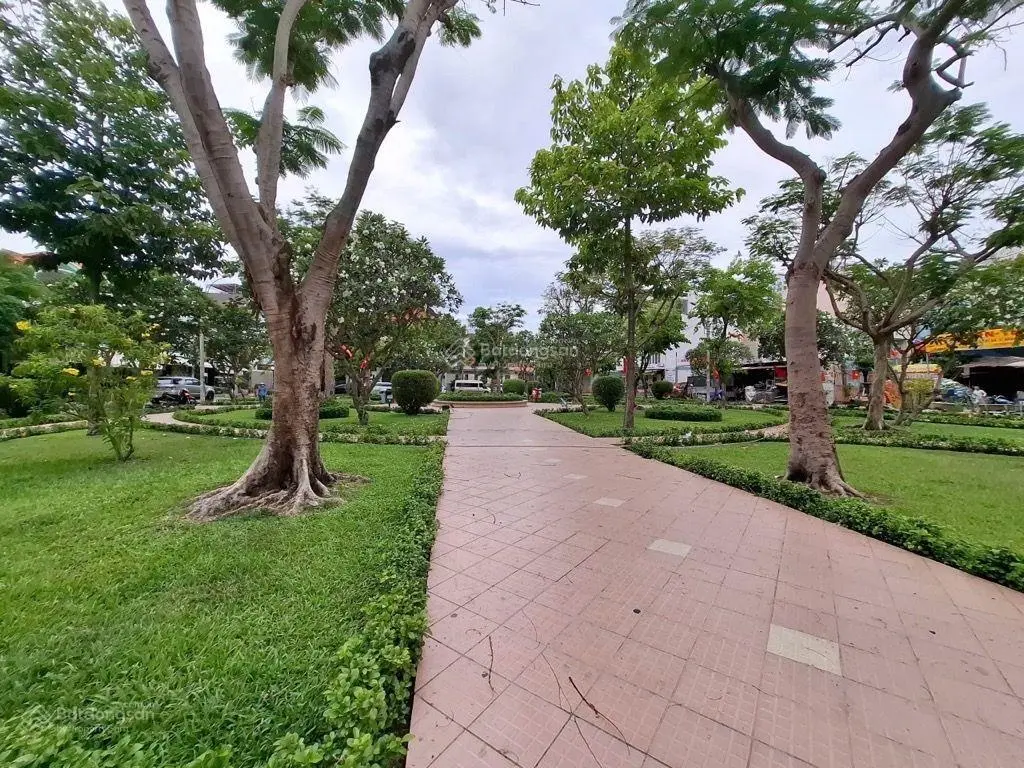 Bán nhà MT Bông Sao, Q8, 102mv, 3 tầng BTCT, view công viên, đường XH 8m, nở hậu tài lộc, chỉ 16 tỷ