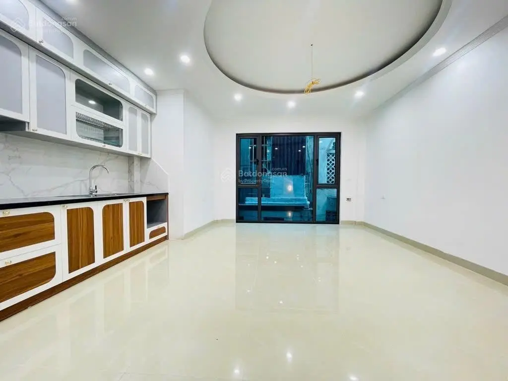 Bán nhà Kim Mã DT 36m2 x 7 tầng. CT máy. Giá 8.8 tỷ