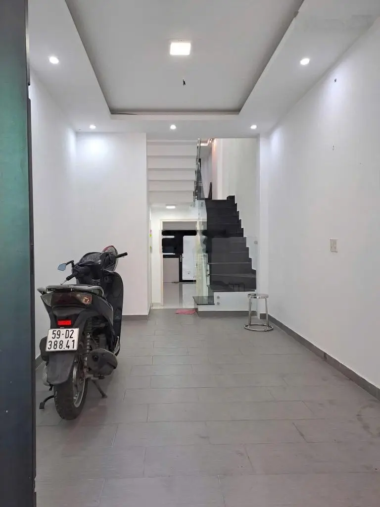 Bán Nhà riêng tại Trần Hưng Đạo, 12,5 tỷ, 56m2, 3PN, 4WC, 5 tầng, Q1, HCM