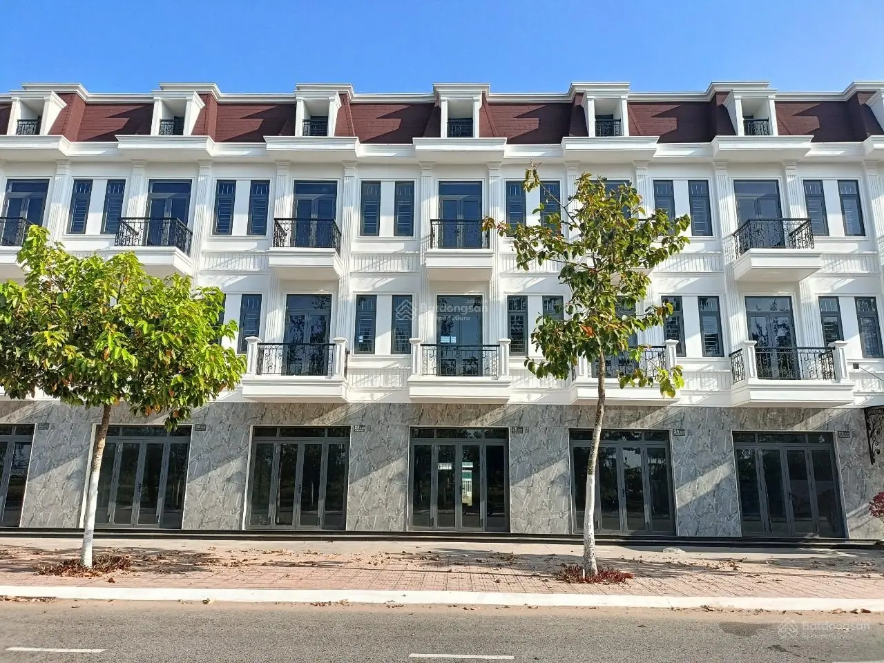 Bán nhà 1 trệt 2 lầu giá 3,6 tỷ mặt tiền đường Số 6, khu đô thị 5A, Phường 4, TP Sóc Trăng